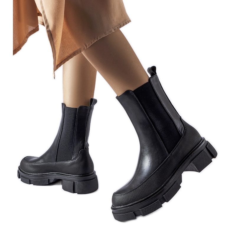 Faisalin mustat nilkkurit, joissa joustava päällinen