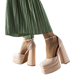 Beige Rominesin korkokengät