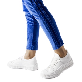 Valkoiset sliparit Callimaco-lenkkareissa valkoinen