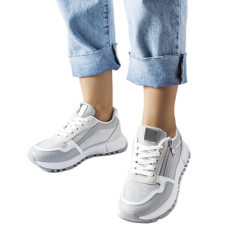 Camuzzonin harmaat ja hopeiset naisten tennarit