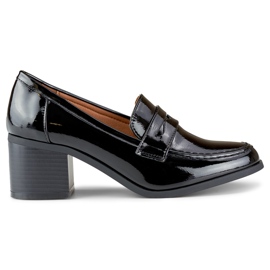 Naisten mustat matalat kengät