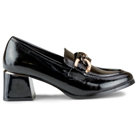 Naisten mustat matalakorkoiset patentoidut kengät