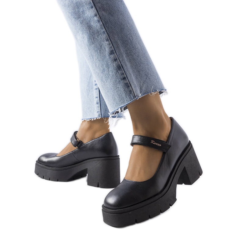 Karinon mustat nahkaiset korkokengät