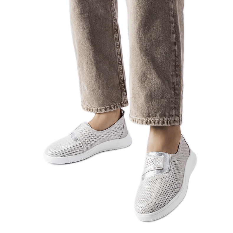 Ethelsin hopeiset rei'itetyt nahkalenkkarit hopea