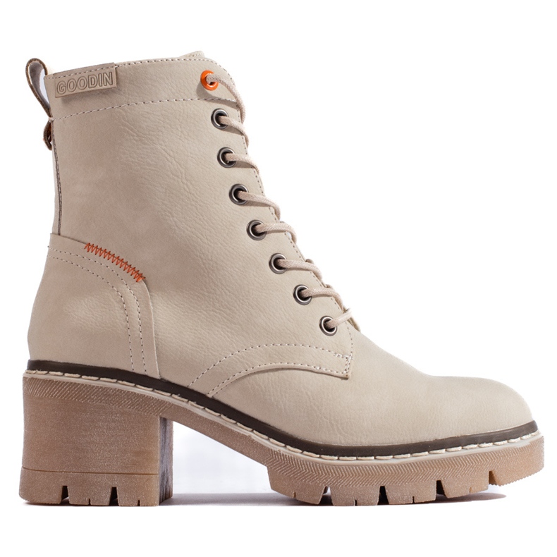 Shelovet-beiget mokkanahkanilkkurit leveällä kantapäällä