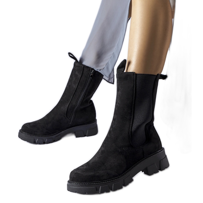 Mustat massiiviset korkeat nilkkurit Morbellolta