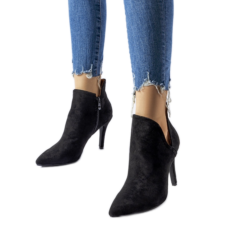 Mustat tyylikkäät nilkkurit Ormazdilta