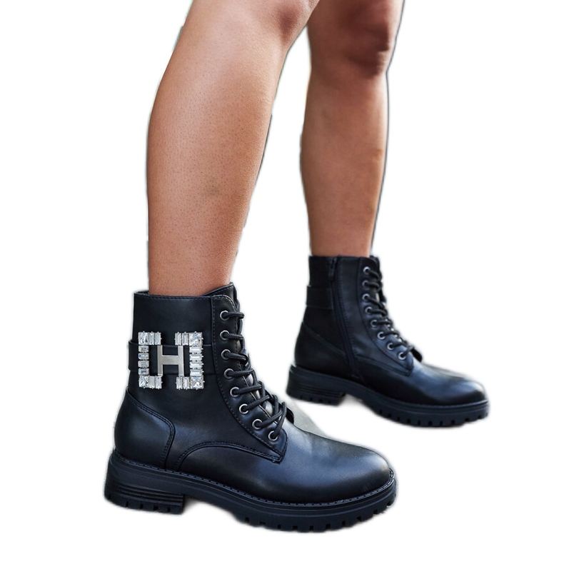 Inna Mustat työläiskengät koristeellisilla Guevara-zirkoneilla