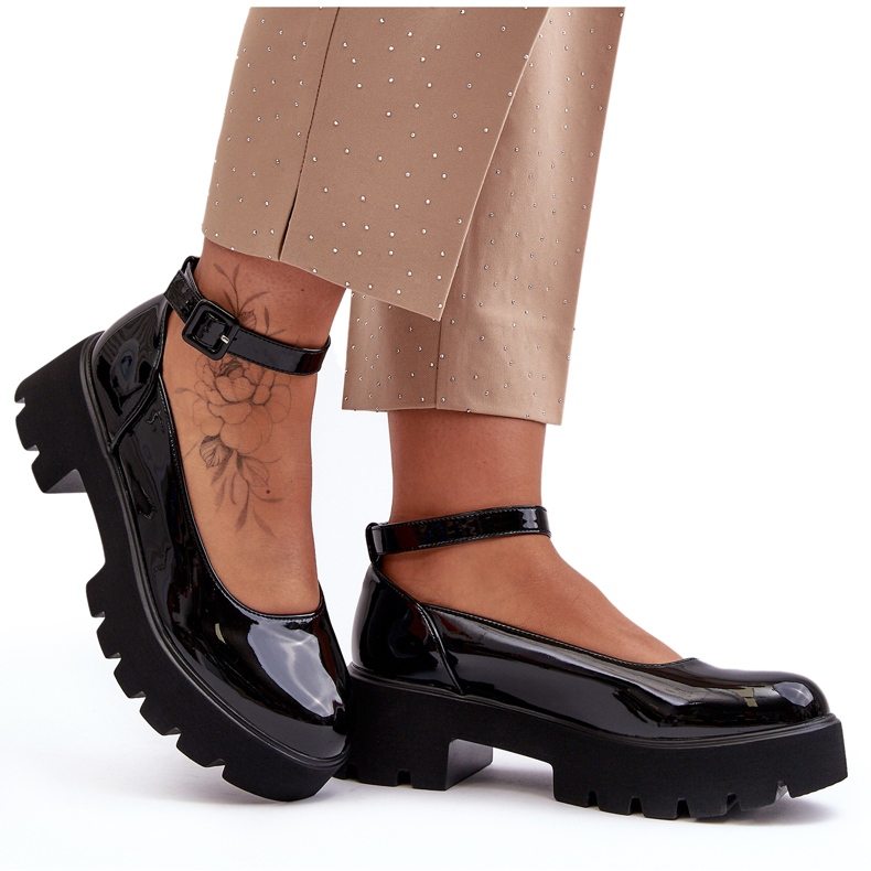 WS1 Naisten kiiltonahkakengät matalalla kantapäällä ja soljella, musta Owena