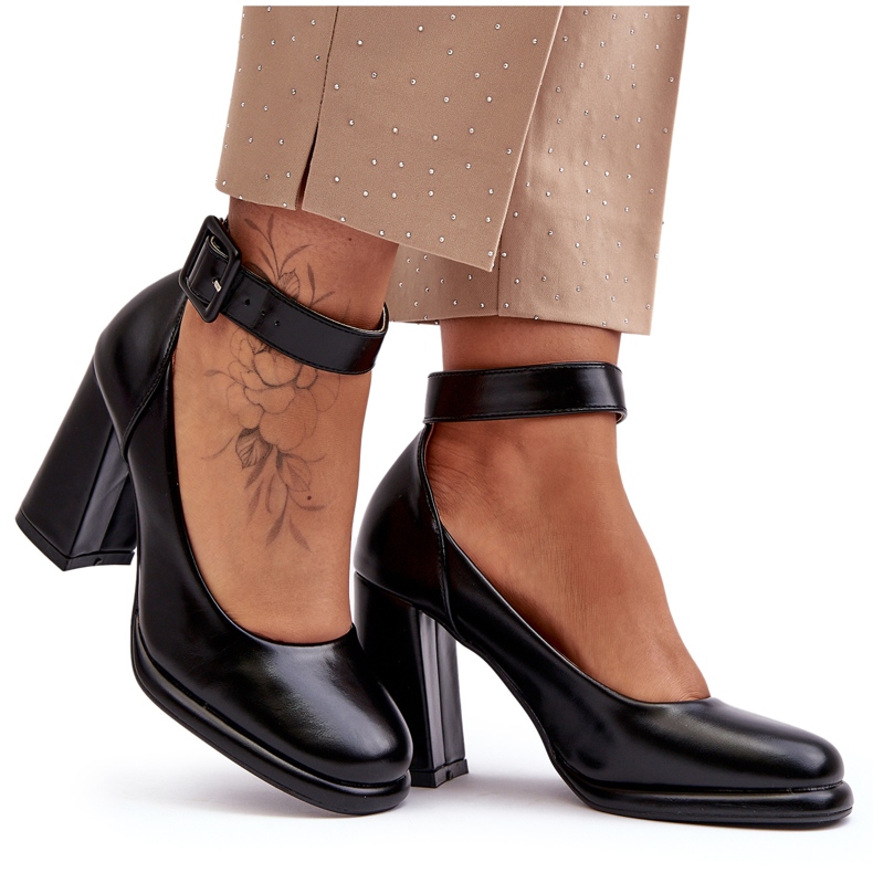 WS1 Mustakorkoiset pumput soljella Idovana