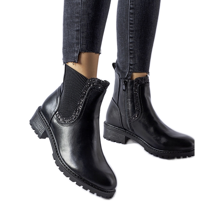 Mustat nilkkurit, koristeltu Emidio glitterillä