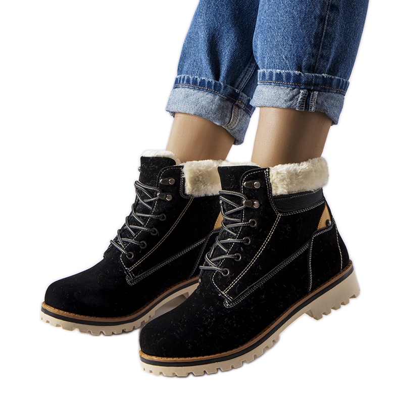 Inna Mustat eristetyt Montalbino-saappaat