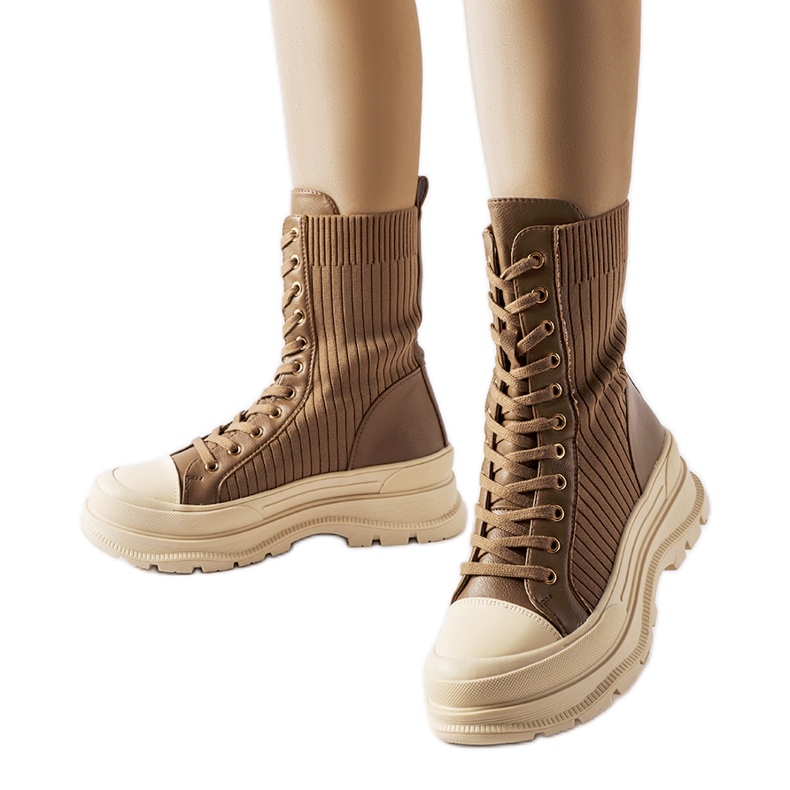 Vitton ruskeat sukkatyöläiset paksulla pohjalla