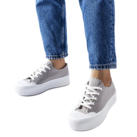 Harmaat lenkkarit paksulla Fortunata-tasolla