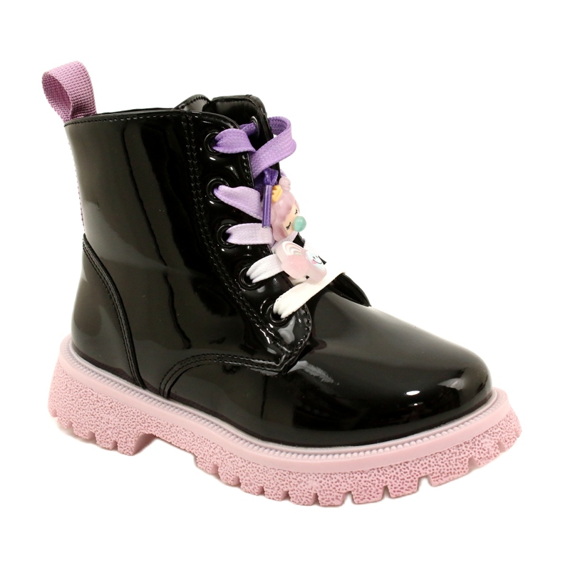 Lakatut saappaat koristeellisilla kiinnikkeillä Miss 23DZ23-6582 musta