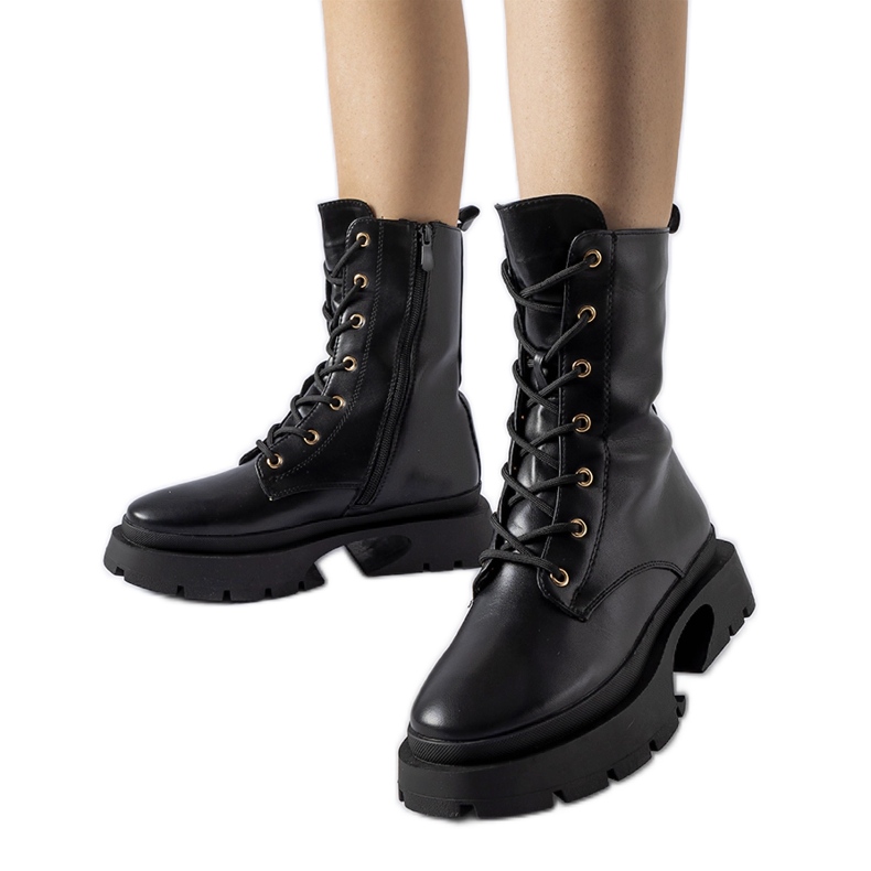 Aeroporton mustat eristetyt nilkkurit