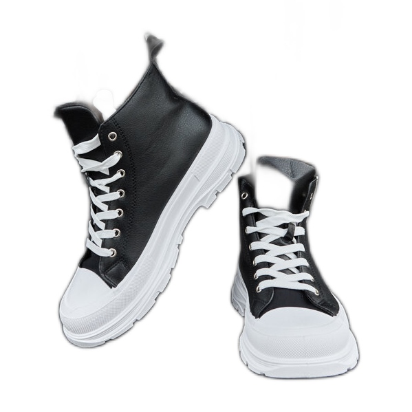 Josen mustat korkeatasoiset tennarit