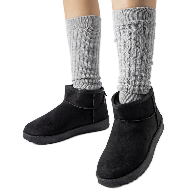 Guglielma mustat eristetyt lyhyet lumisaappaat