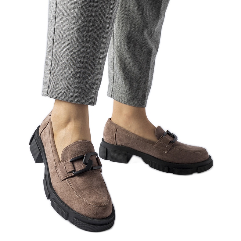 Ruskeat massiiviset mokasiinit soljella