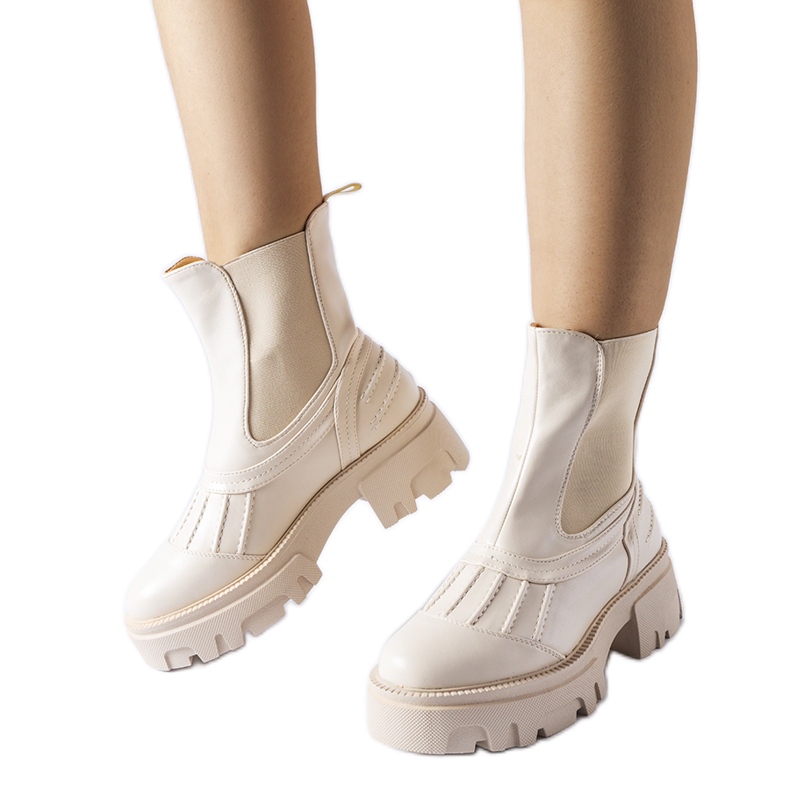 Beige massiivinen eristetty Carruba työntekijää