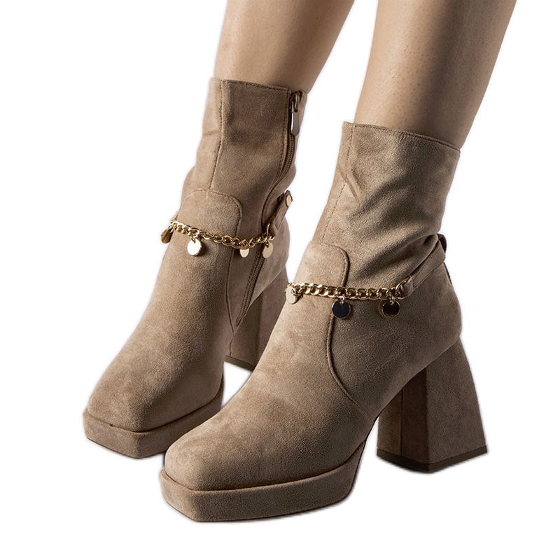 Beiget eristetyt nilkkurit Saviore-riipuksella