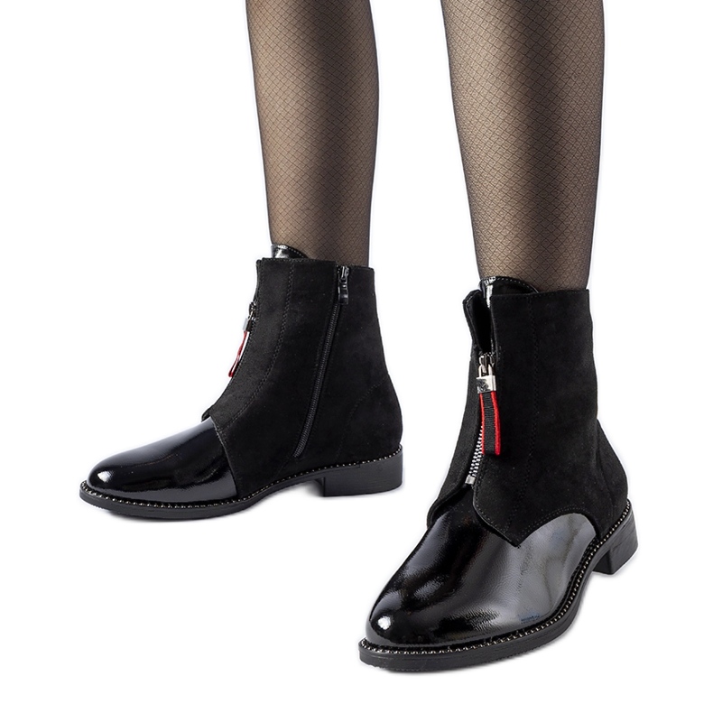 Mustat eristetyt patentoidut Belvedere-nilkkurit