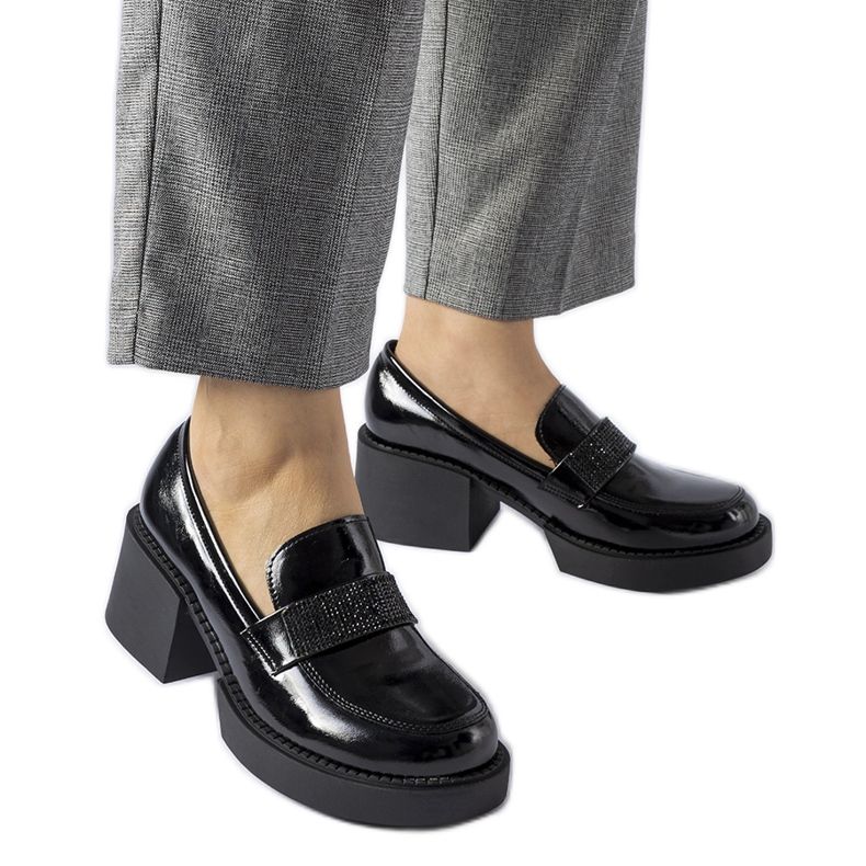 Mustat patentoidut pumput Harrisburg-korolla