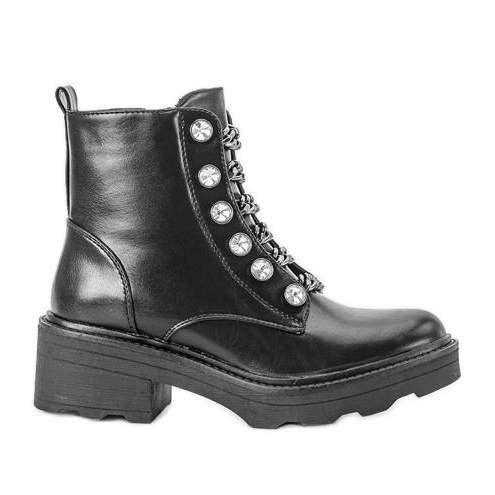 Mustalla koristeltu Crys työntekijöitä