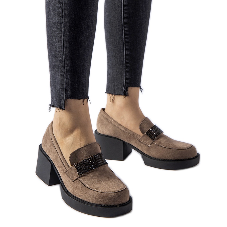 Ruskeat loaferit massiivisella lohkokorkolla Harrisburg