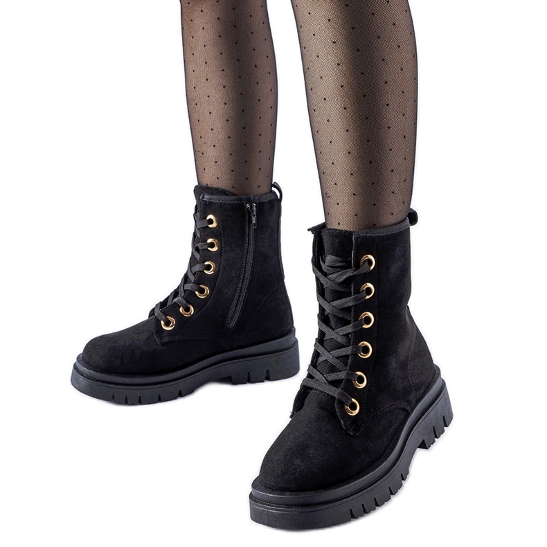 Mustalla eristettyjä Montella-työläisiä