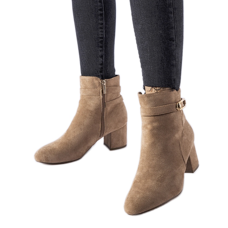 Beiget matalakorkoiset nilkkurit, joissa Sesto-solki