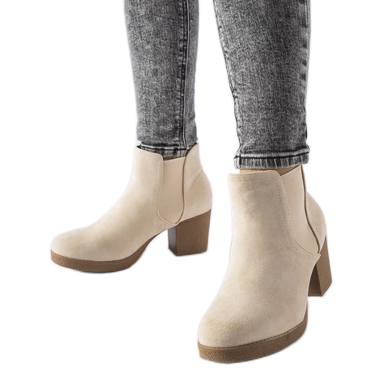 Trevanon beige-slip-on-nilkkurit