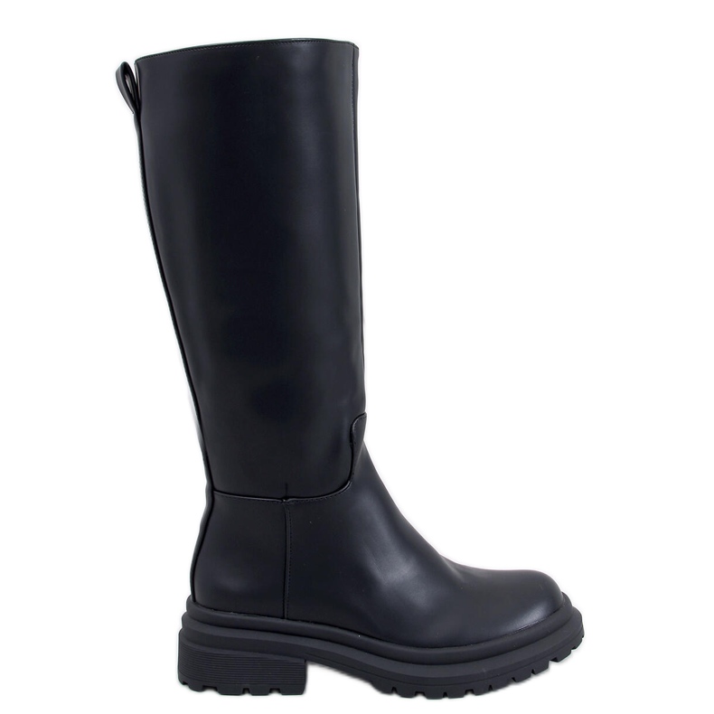 Upseerit Rooney Blackin suojassa musta