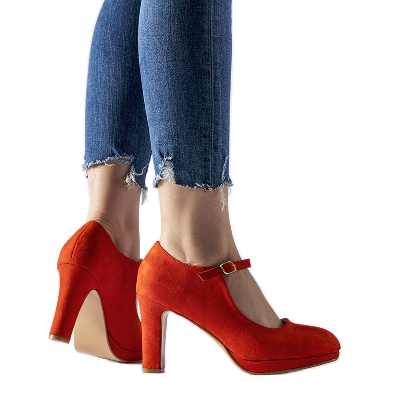 Oranssit korkokengät, joissa Serri-kiinnitys