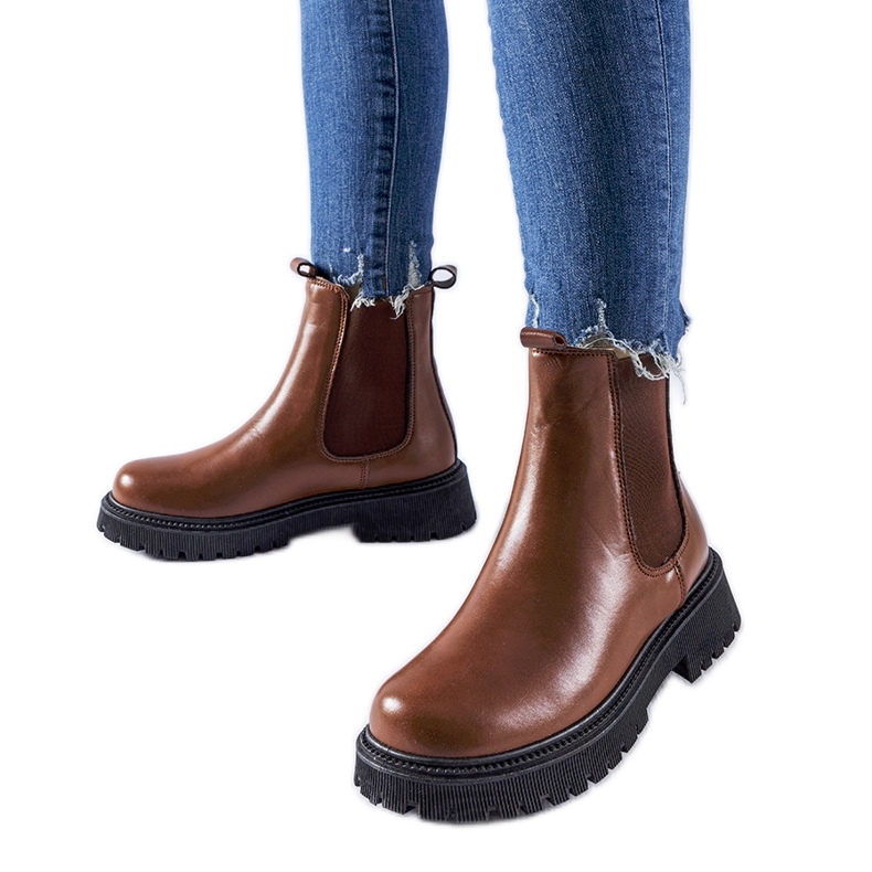 Ruskeat eristetyt klassiset Edgar-nilkkurit