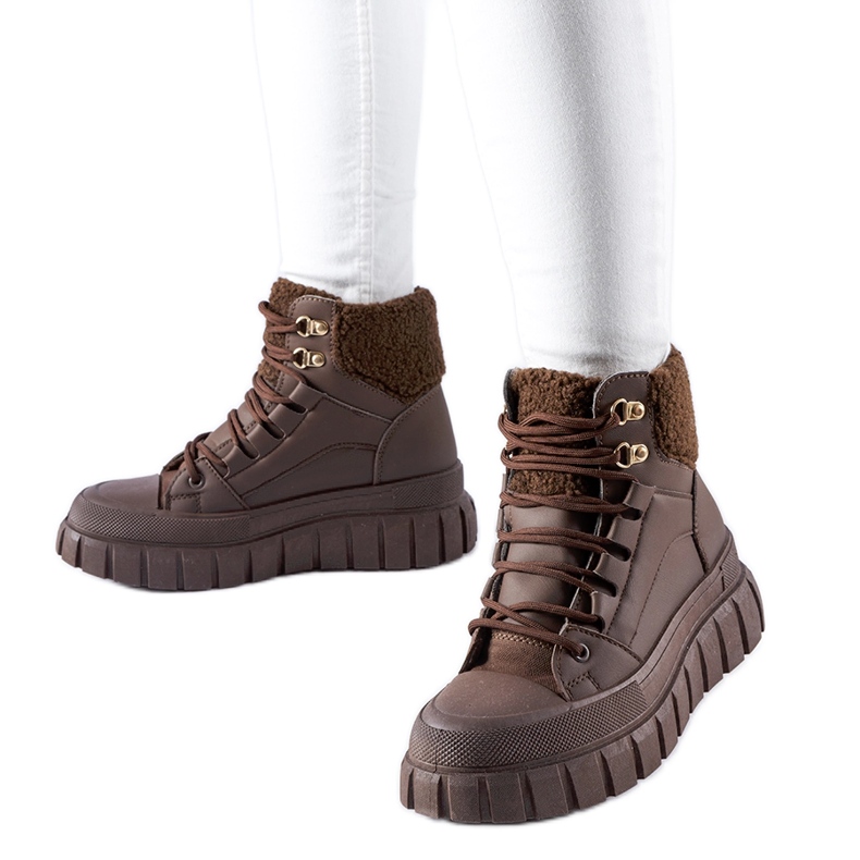 Ruskeat eristetyt Adamsville-lenkkarit