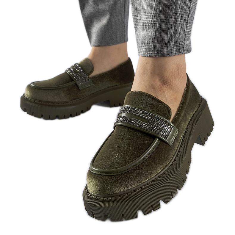 Vihreät mokasiinit koristeltu Longuelo strassit