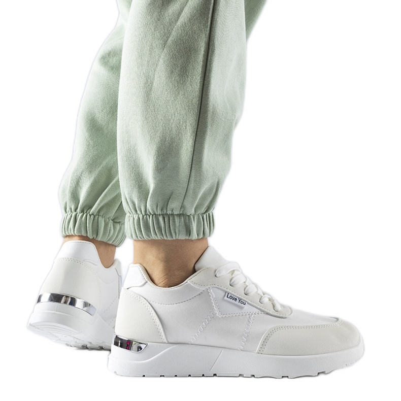 Geraldinon valkoiset kankaiset tennarit valkoinen