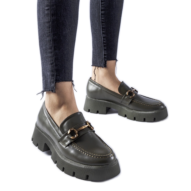 Vihreät mokasiinit, joissa Cerzeto-solki