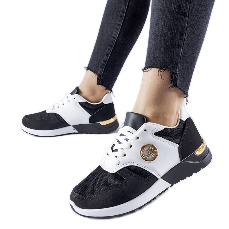 Mustavalkoiset Almenno urheilulenkkarit valkoinen