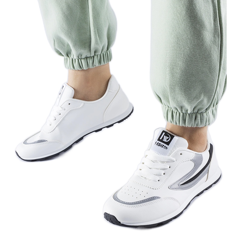 Cogliandrinon valkoiset urheilulenkkarit valkoinen