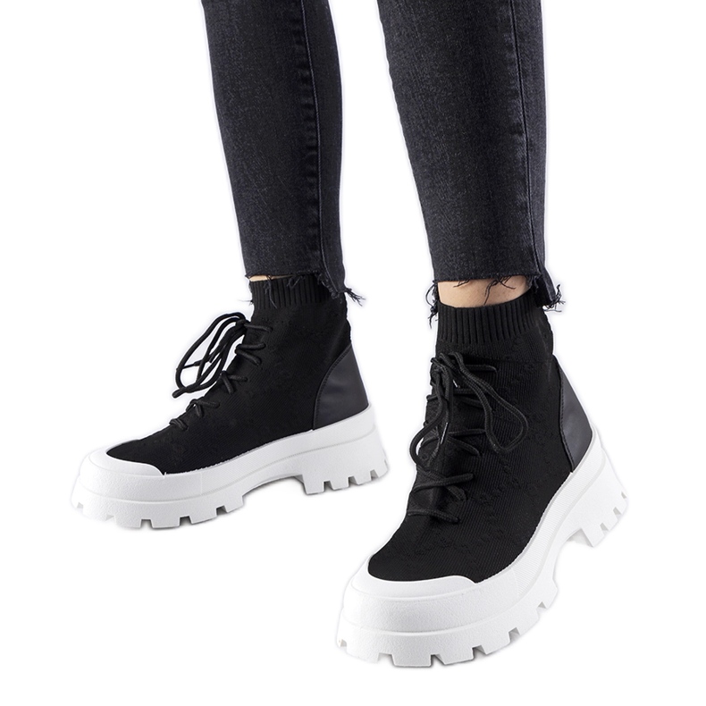 Mustat Éric-korkeat lenkkarit