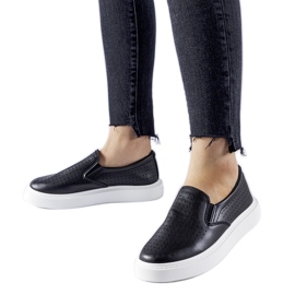 Mustat rei'itetyt Fulda-lenkkarit