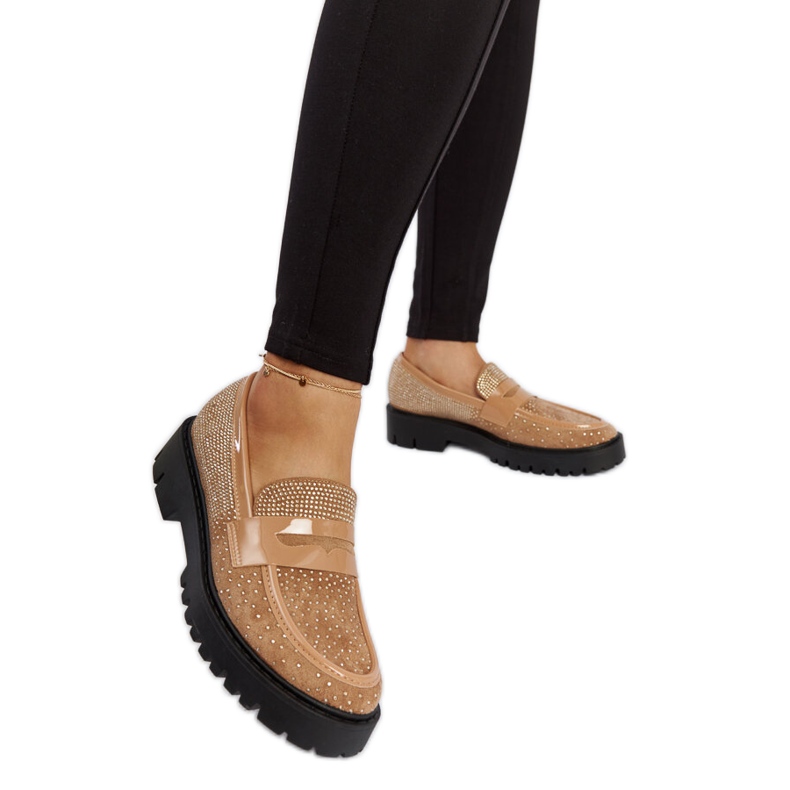 Ruskeat loaferit, koristeltu Newport strassit