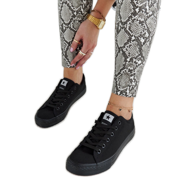 Mustat kankaiset Rocky-lenkkarit