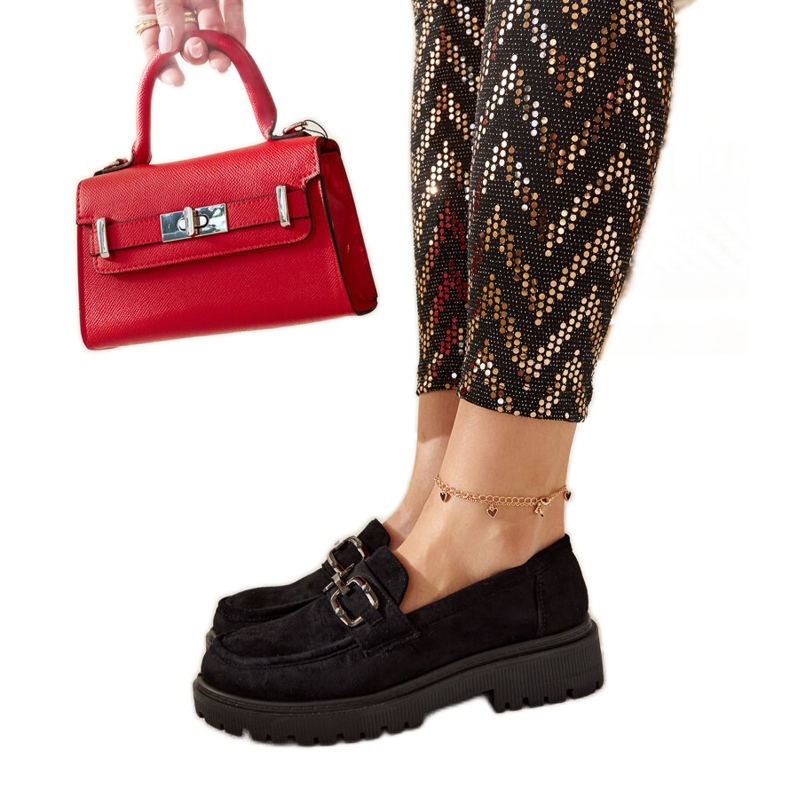 Mustat mokkanahkaat, joissa Springs-solki