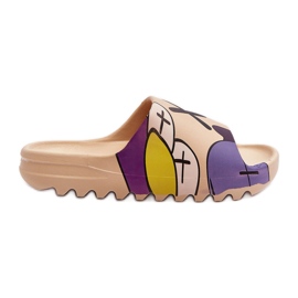 Kumivarvastossut tummalla beigellä hirviöprintillä