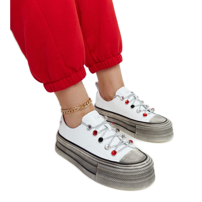 Valkoiset lenkkarit GOE NN2N4054 alustalla valkoinen