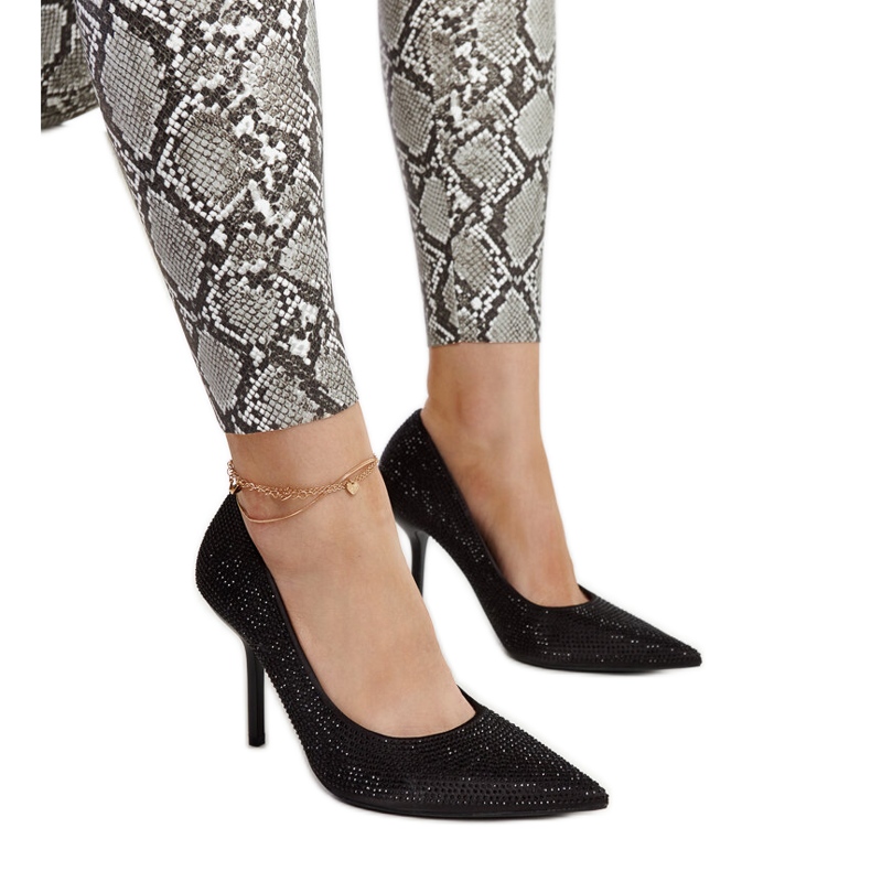 Liena mustat korkokengät