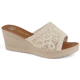 Naisten beigenväriset kiila sandaalit T.Sokolski 321